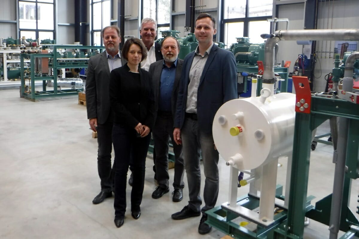 Hengstermann,Hering, Gregor, Gregor, Leuteritz in der neuen Werkhalle bei compact Kältetechnik GmbH